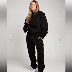 NWT COMFRT Minimalist sweatpants | Size medium  | Color Obsidian